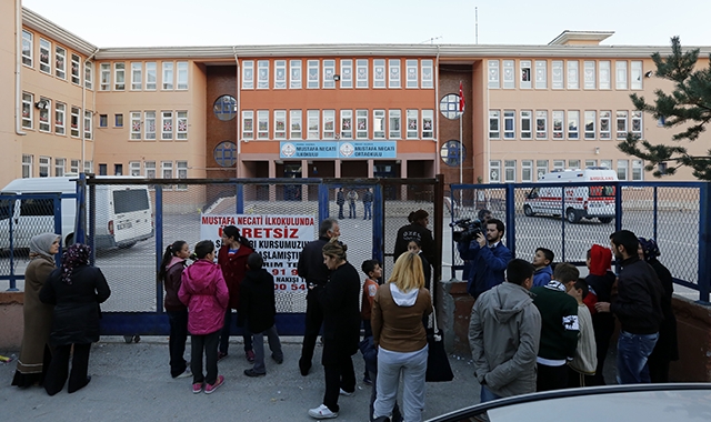 Ankara'da Ortaokul öğrencisi müdür yardımcısını silahla vurdu