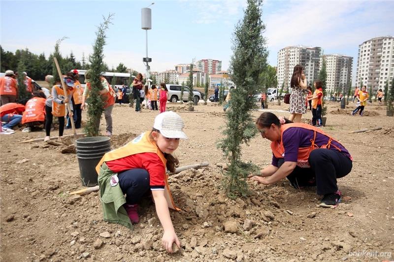 Batıkent'te Kanada’nın 150. Yılı anısına 150 ağaç