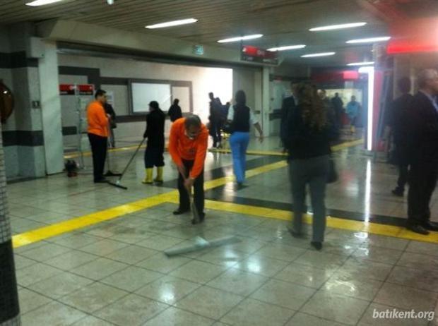 Batıkent metrosunu su bastı