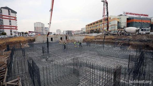 Başkan Yaşar, 2 bin kişilik caminin temelini attı