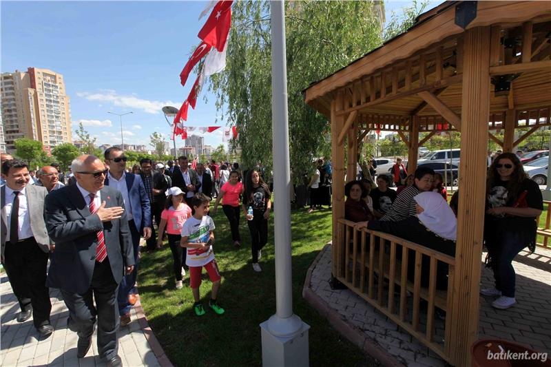 Batıkent'te Aziz Sancar parkı açıldı.